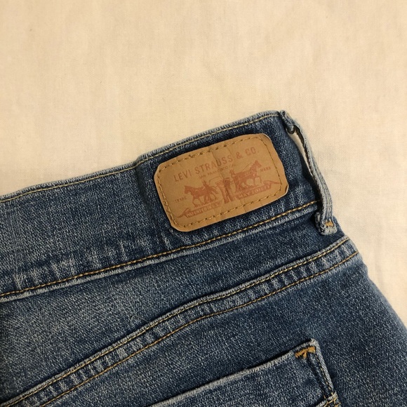 Levi’s Mom Jean Style Shorts - Picture 4 of 5